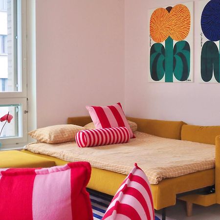 Candy-Colored Two-Room Condo With Sweet Views Ελσίνκι Εξωτερικό φωτογραφία