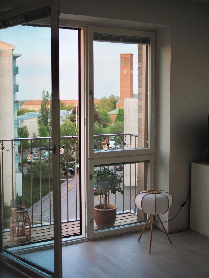 Candy-Colored Two-Room Condo With Sweet Views Ελσίνκι Εξωτερικό φωτογραφία